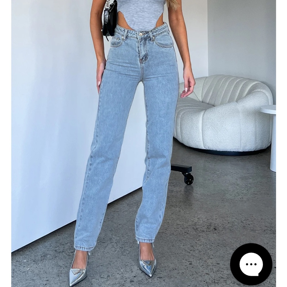 Let's Relax High Rise Slim Leg Jeans Light Blue Wash